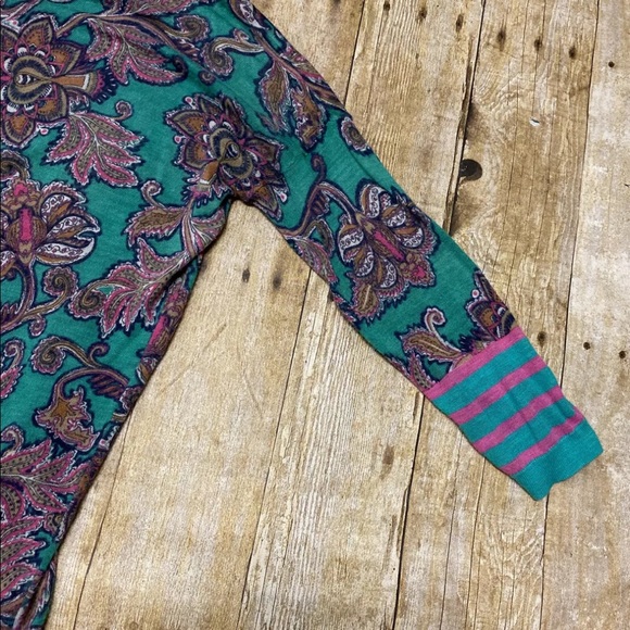 Ann Taylor Loft Top
Size Small - Picture 8 of 9